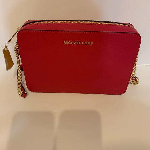 Purses handbags and totes! - Picture 5 of 8